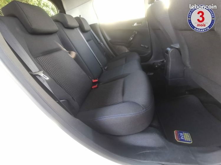 voiture occasion PEUGEOT 208 à la Réunion disponible sur noutlauto.re