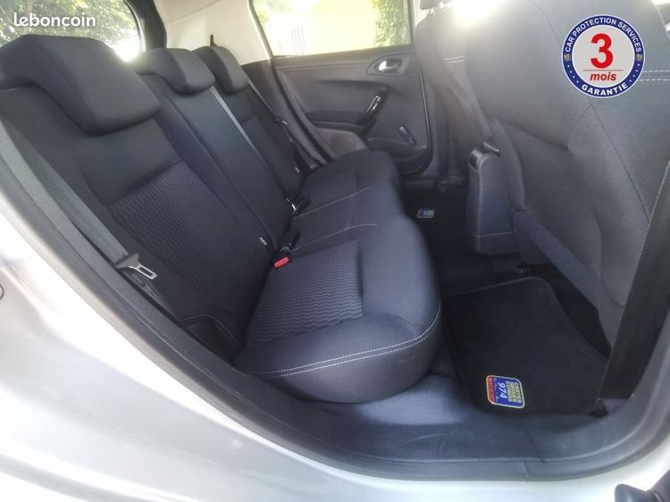 voiture occasion PEUGEOT 208 à la Réunion disponible sur noutlauto.re