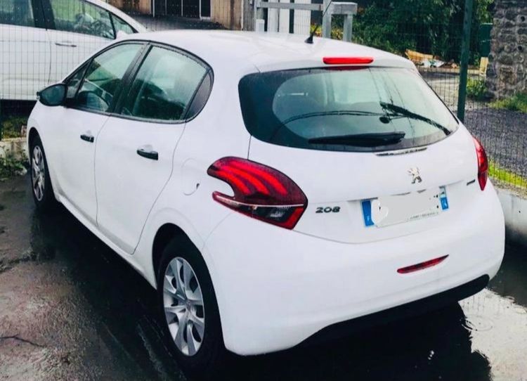 voiture occasion PEUGEOT 208 à la Réunion disponible sur noutlauto.re