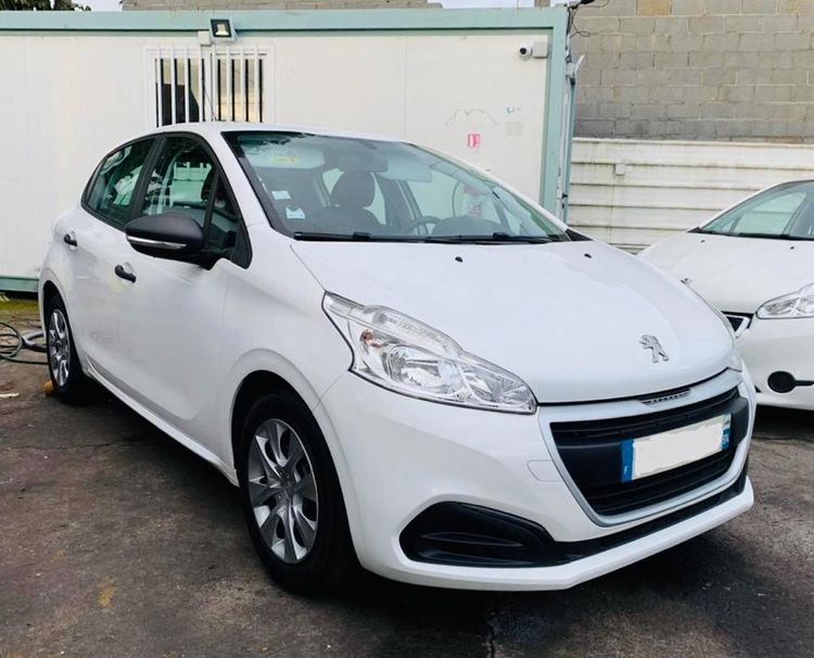 voiture occasion PEUGEOT 208 à la Réunion disponible sur noutlauto.re