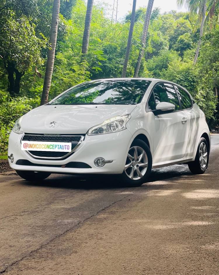 voiture occasion PEUGEOT 208 à la Réunion disponible sur noutlauto.re