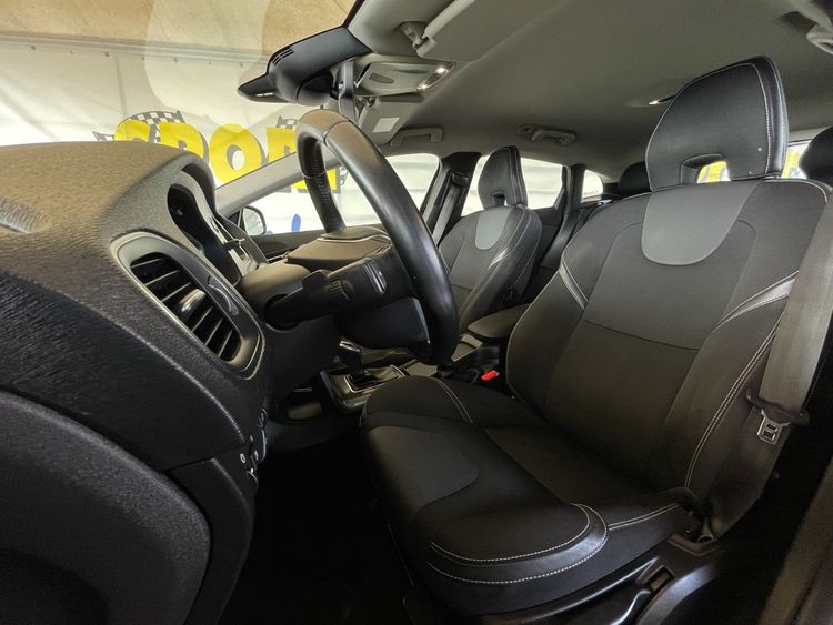 voiture occasion VOLVO V 40 à la Réunion disponible sur noutlauto.re