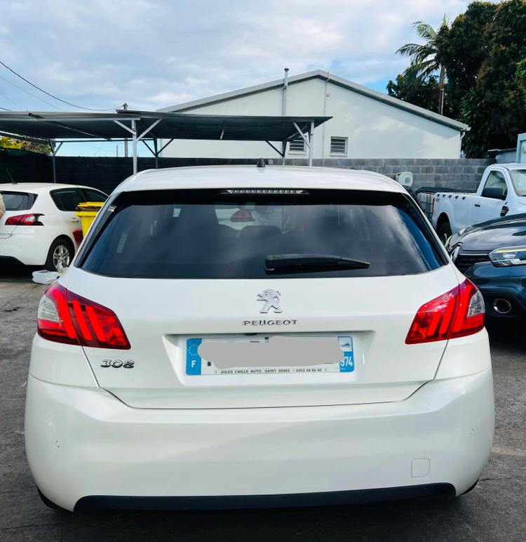voiture occasion PEUGEOT 308 à la Réunion disponible sur noutlauto.re