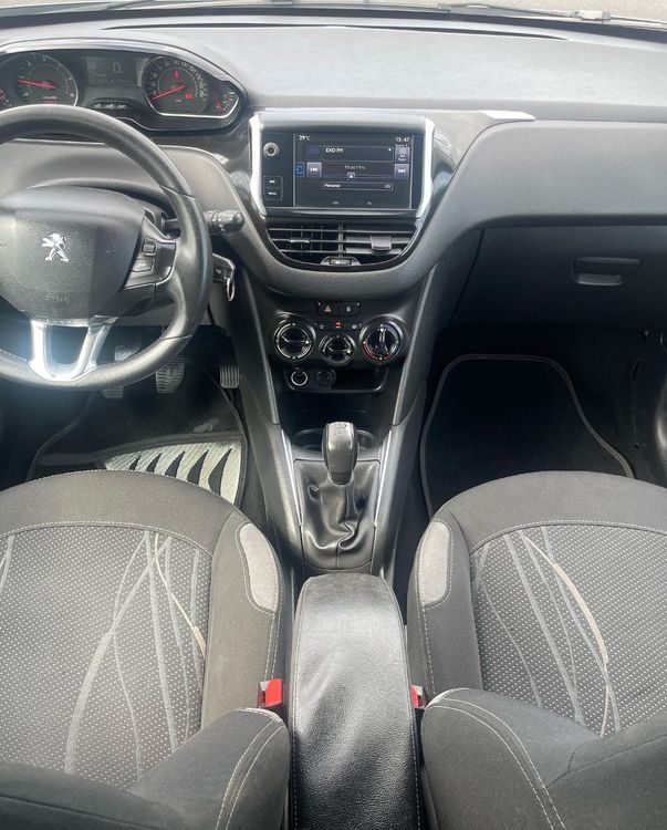 voiture occasion PEUGEOT 208 à la Réunion disponible sur noutlauto.re