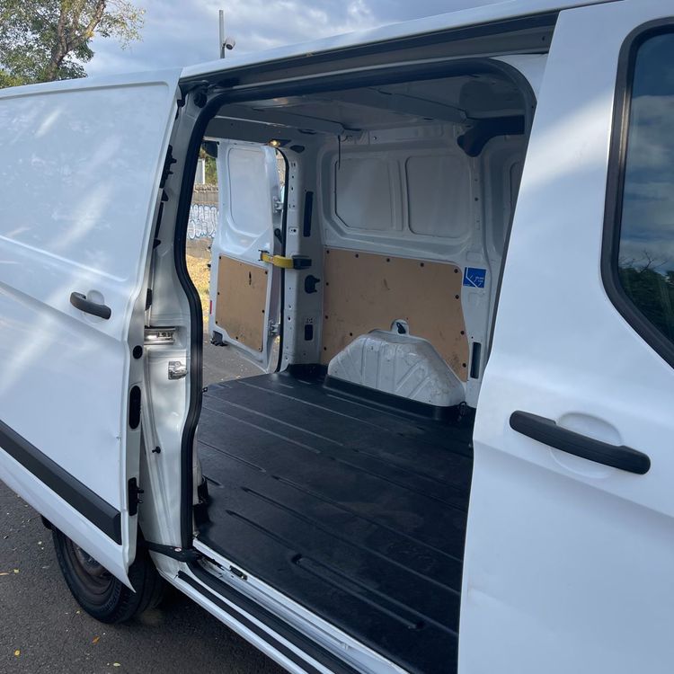 voiture occasion FORD TRANSIT CUSTOM à la Réunion disponible sur noutlauto.re