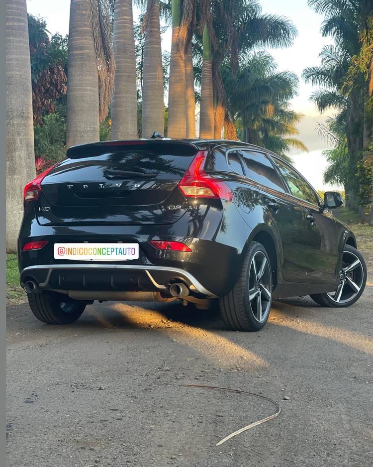 voiture occasion VOLVO V 40 à la Réunion disponible sur noutlauto.re