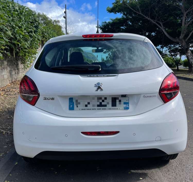 voiture occasion PEUGEOT 208 à la Réunion disponible sur noutlauto.re
