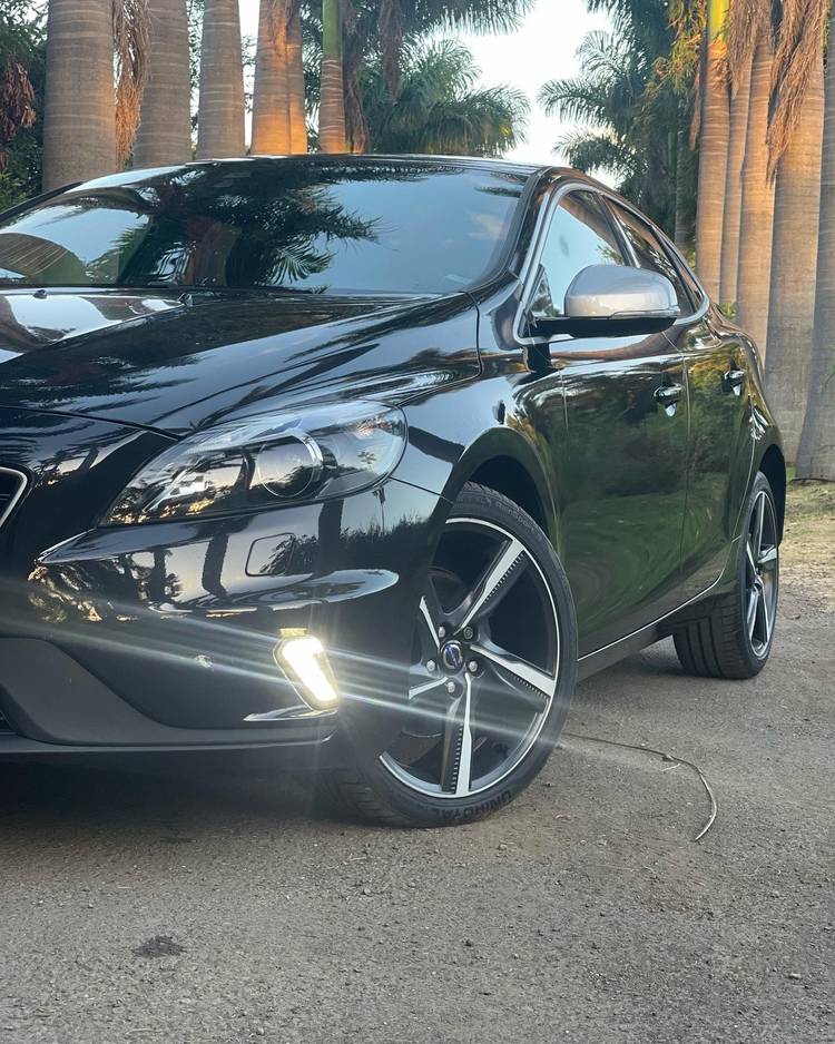 voiture occasion VOLVO V 40 à la Réunion disponible sur noutlauto.re