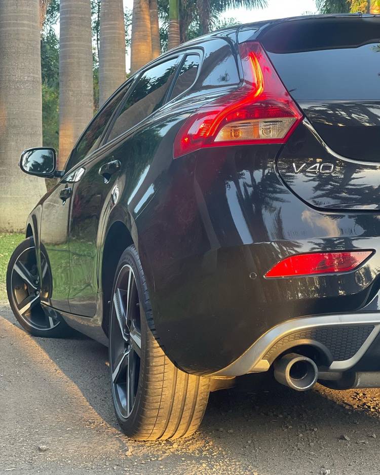 voiture occasion VOLVO V 40 à la Réunion disponible sur noutlauto.re