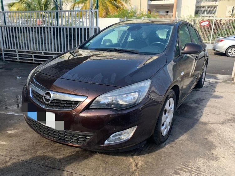 voiture occasion OPEL ASTRA à la Réunion disponible sur noutlauto.re