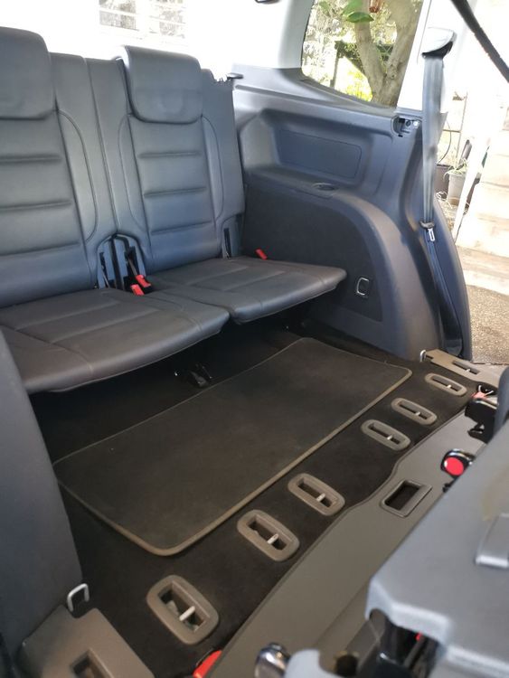voiture occasion VOLKSWAGEN TOURAN à la Réunion disponible sur noutlauto.re