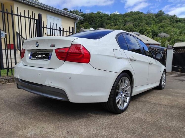 voiture occasion BMW SERIE 3 à la Réunion disponible sur noutlauto.re