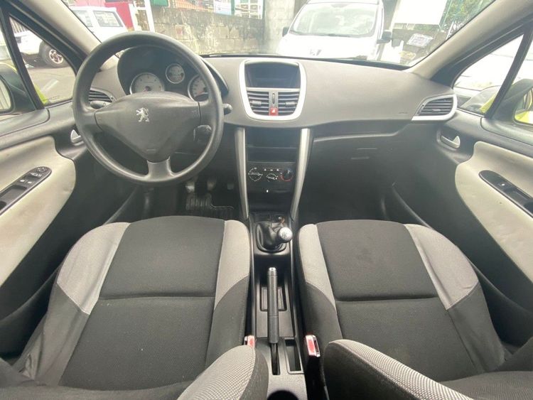 voiture occasion PEUGEOT 207 à la Réunion disponible sur noutlauto.re