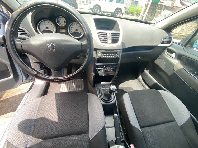 voiture occasion PEUGEOT 207 à la Réunion disponible sur noutlauto.re