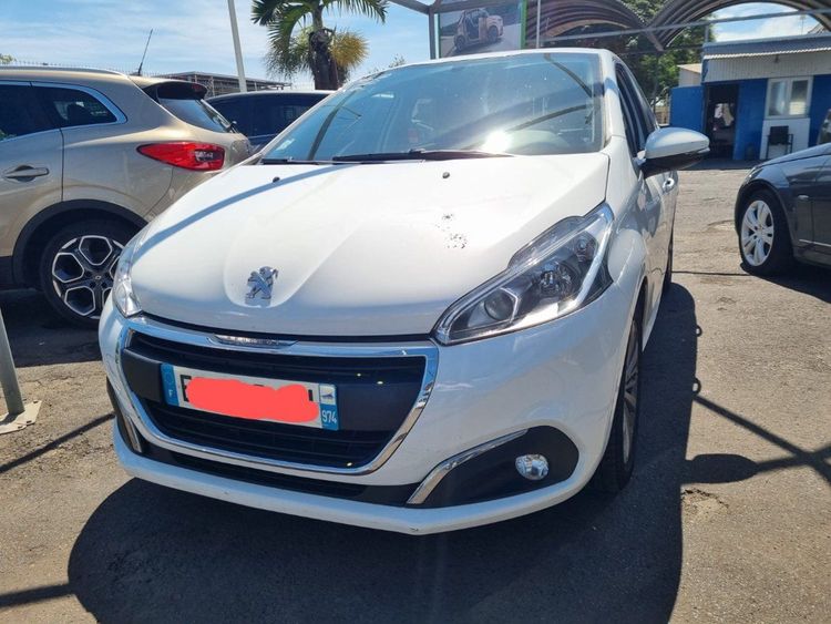 voiture occasion PEUGEOT 208 à la Réunion disponible sur noutlauto.re
