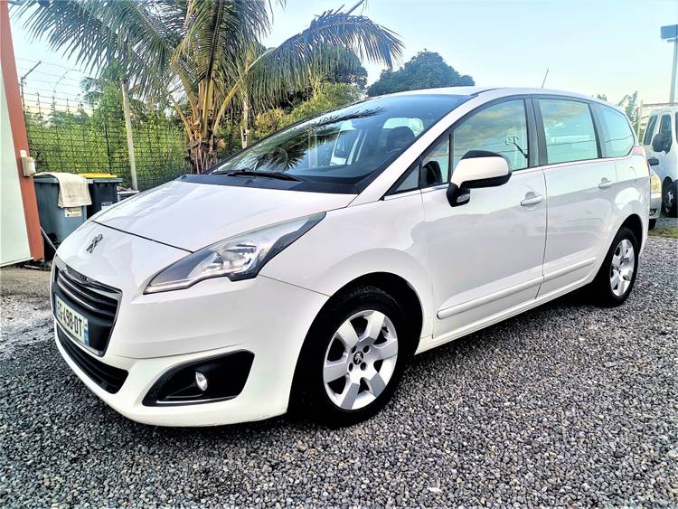 voiture occasion PEUGEOT 5008 à la Réunion disponible sur noutlauto.re
