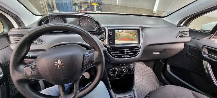 voiture occasion PEUGEOT 208 à la Réunion disponible sur noutlauto.re