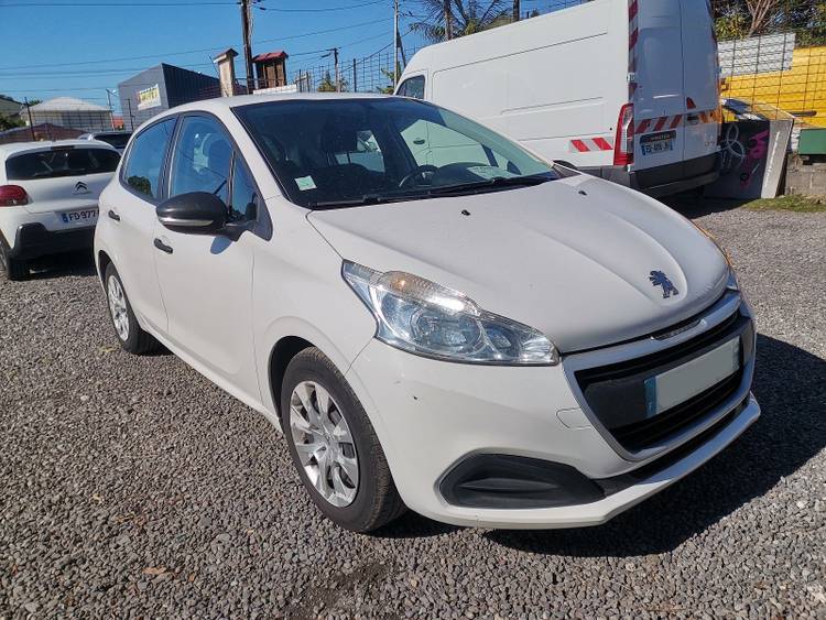 voiture occasion PEUGEOT 208 à la Réunion disponible sur noutlauto.re