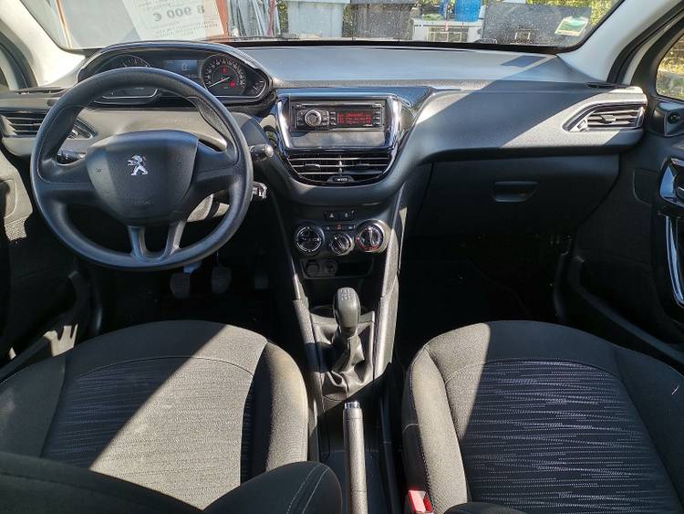 voiture occasion PEUGEOT 208 à la Réunion disponible sur noutlauto.re