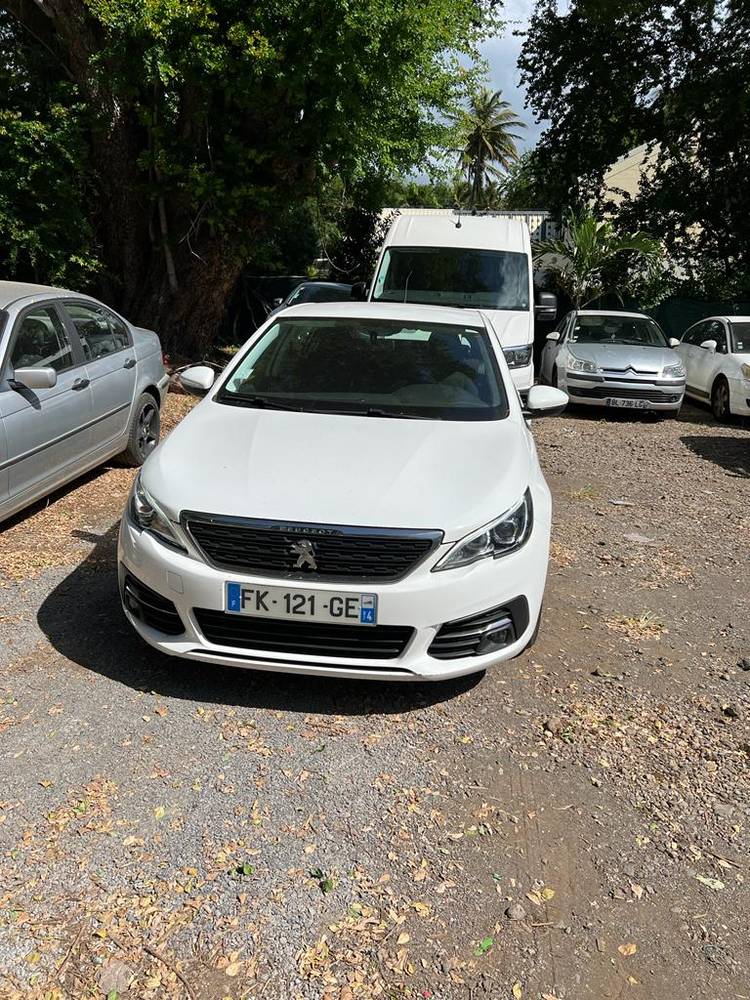 voiture occasion PEUGEOT 308 à la Réunion disponible sur noutlauto.re