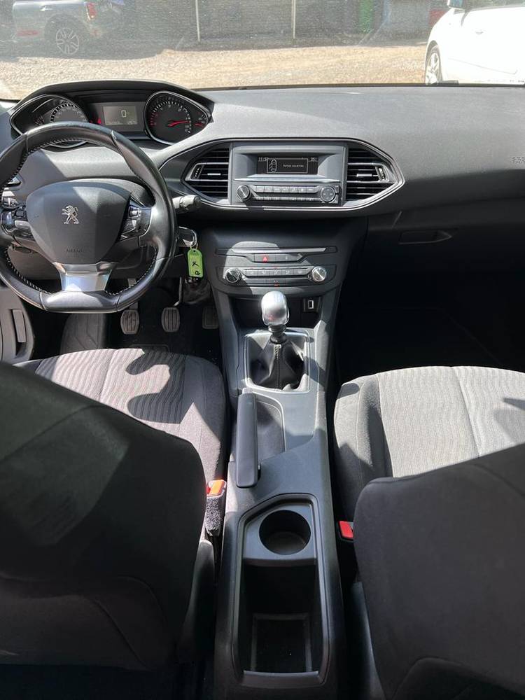 voiture occasion PEUGEOT 308 à la Réunion disponible sur noutlauto.re