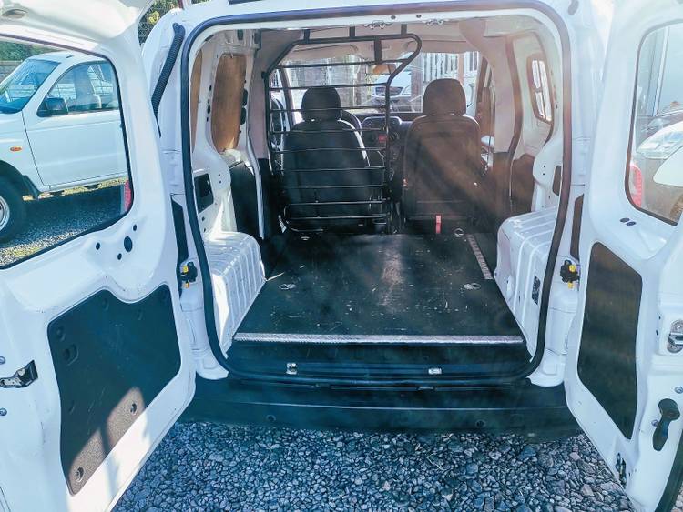 voiture occasion PEUGEOT BIPPER à la Réunion disponible sur noutlauto.re