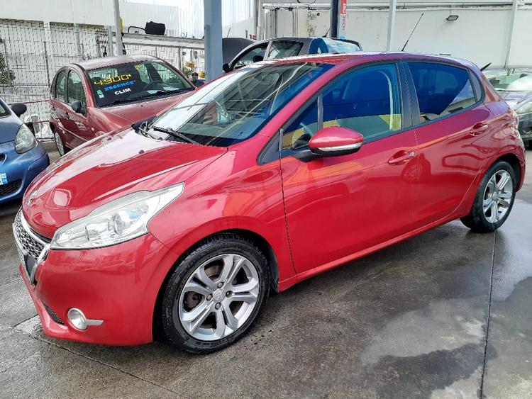 voiture occasion PEUGEOT 208 à la Réunion disponible sur noutlauto.re