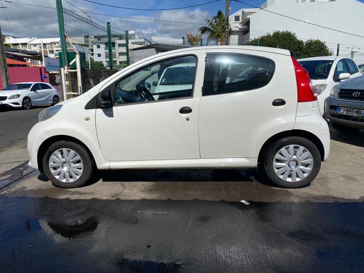 voiture occasion PEUGEOT 107 à la Réunion disponible sur noutlauto.re