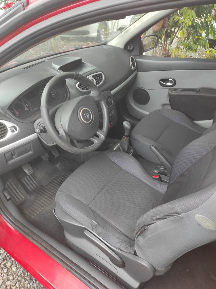 voiture occasion RENAULT CLIO à la Réunion disponible sur noutlauto.re