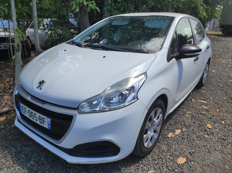 voiture occasion PEUGEOT 208 à la Réunion disponible sur noutlauto.re