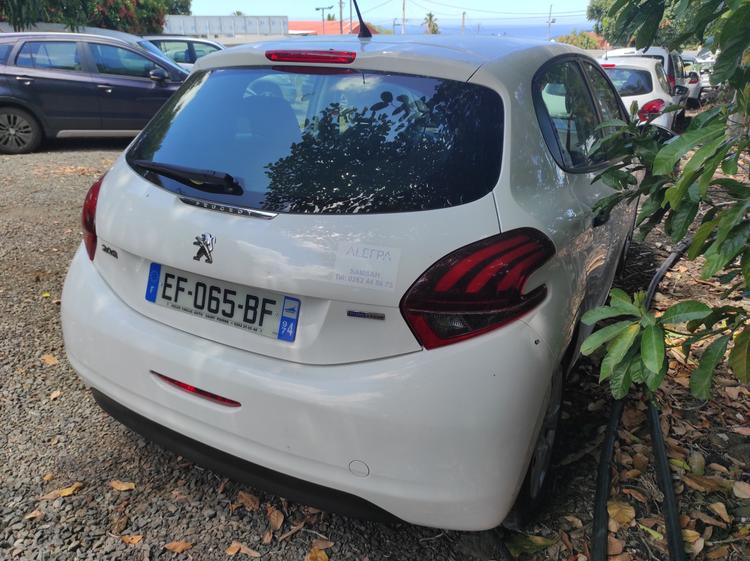 voiture occasion PEUGEOT 208 à la Réunion disponible sur noutlauto.re