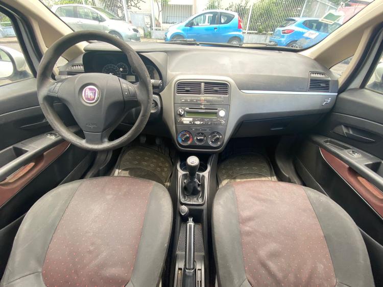 voiture occasion FIAT GRANDE PUNTO à la Réunion disponible sur noutlauto.re