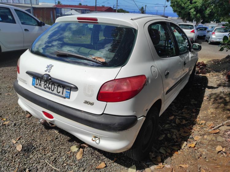 voiture occasion PEUGEOT 206 à la Réunion disponible sur noutlauto.re