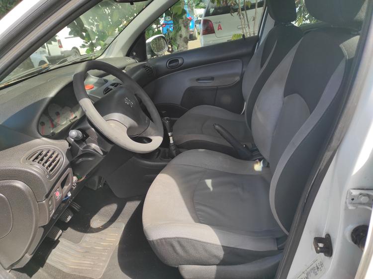 voiture occasion PEUGEOT 206 à la Réunion disponible sur noutlauto.re