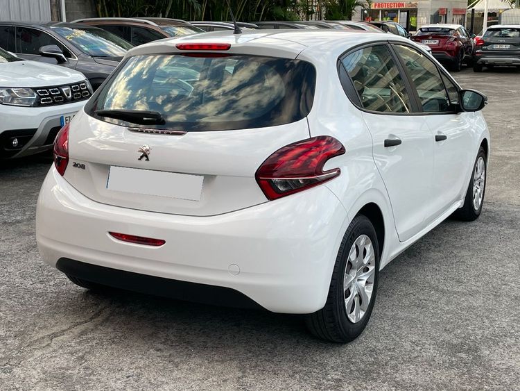 voiture occasion PEUGEOT 208 à la Réunion disponible sur noutlauto.re