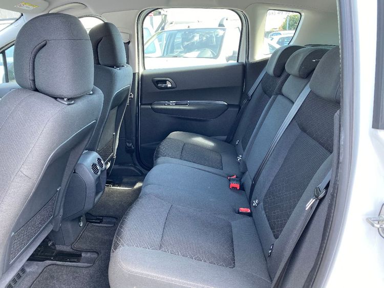 voiture occasion PEUGEOT 3008 à la Réunion disponible sur noutlauto.re
