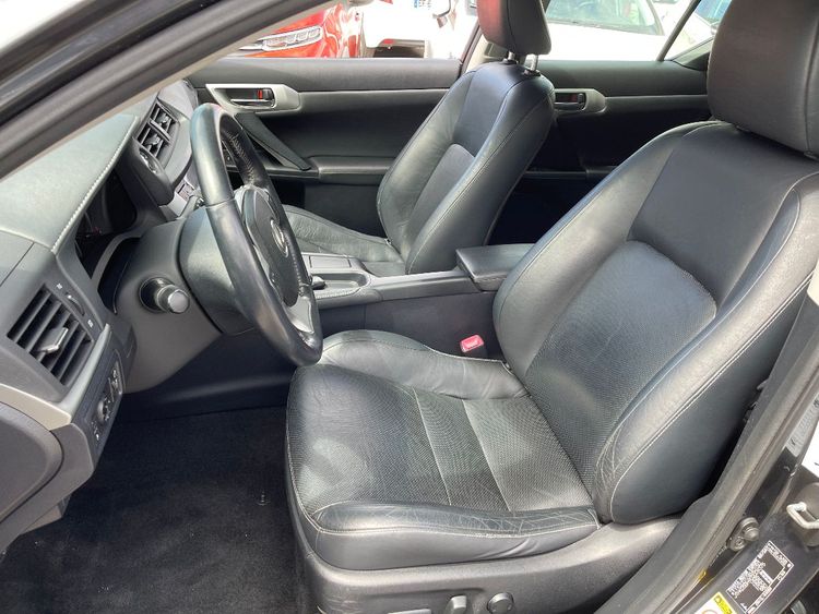 voiture occasion LEXUS CT à la Réunion disponible sur noutlauto.re