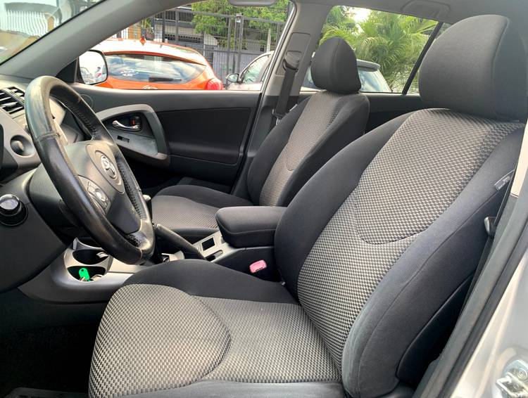 voiture occasion TOYOTA RAV4 à la Réunion disponible sur noutlauto.re