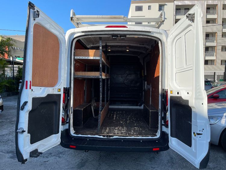 voiture occasion FORD TRANSIT à la Réunion disponible sur noutlauto.re