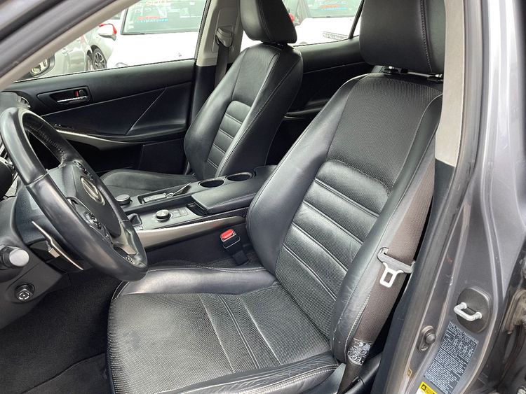 voiture occasion LEXUS IS à la Réunion disponible sur noutlauto.re