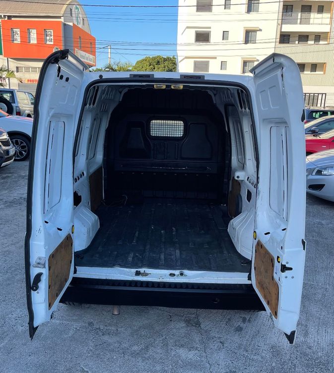 voiture occasion FORD TRANSIT CONNECT à la Réunion disponible sur noutlauto.re