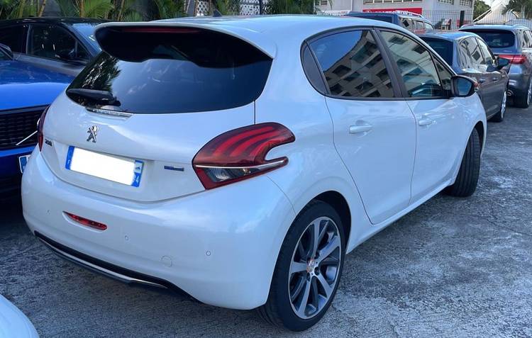 voiture occasion PEUGEOT 208 à la Réunion disponible sur noutlauto.re