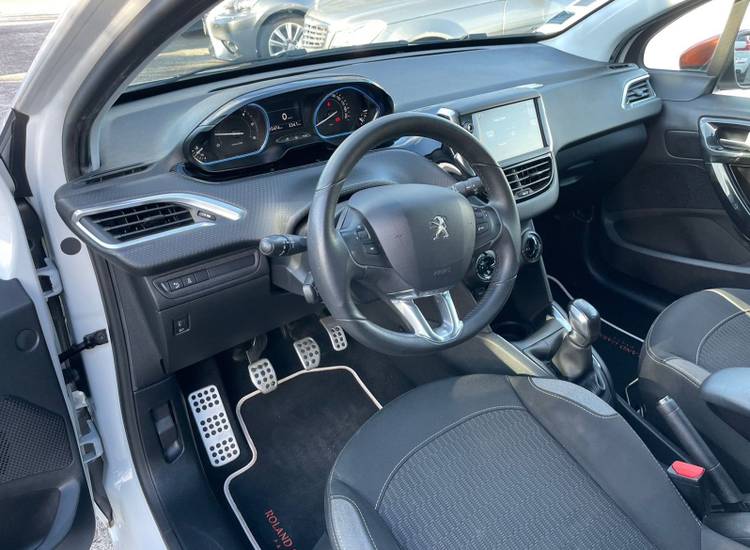 voiture occasion PEUGEOT 208 à la Réunion disponible sur noutlauto.re