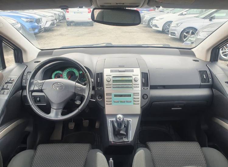 voiture occasion TOYOTA COROLLA VERSO à la Réunion disponible sur noutlauto.re