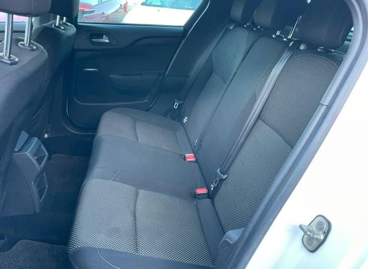 voiture occasion DS DS4 à la Réunion disponible sur noutlauto.re
