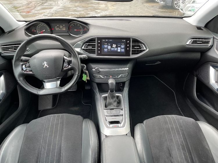 voiture occasion PEUGEOT 308 à la Réunion disponible sur noutlauto.re