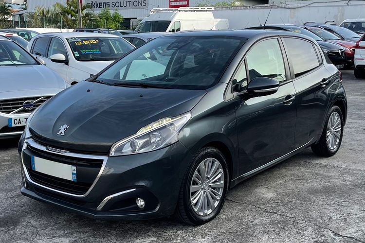 voiture occasion PEUGEOT 208 à la Réunion disponible sur noutlauto.re