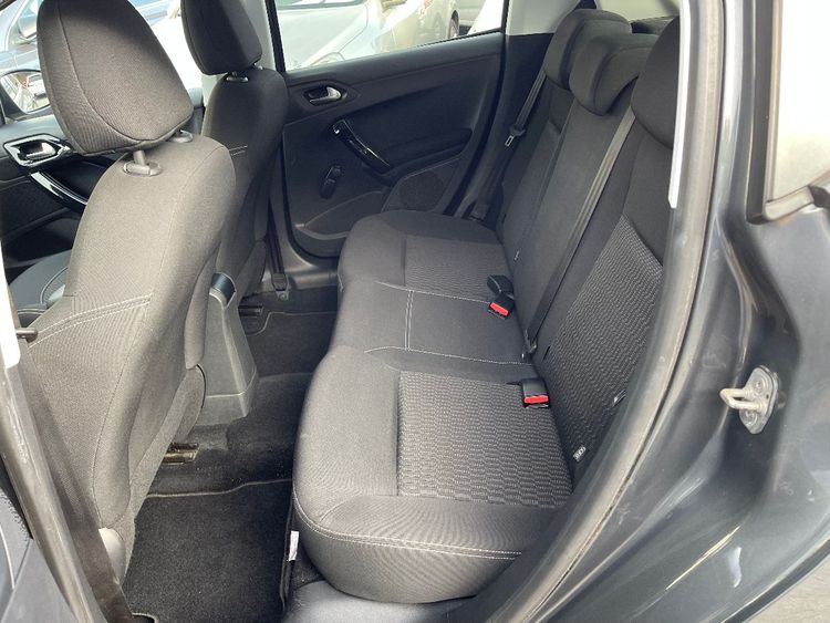 voiture occasion PEUGEOT 208 à la Réunion disponible sur noutlauto.re