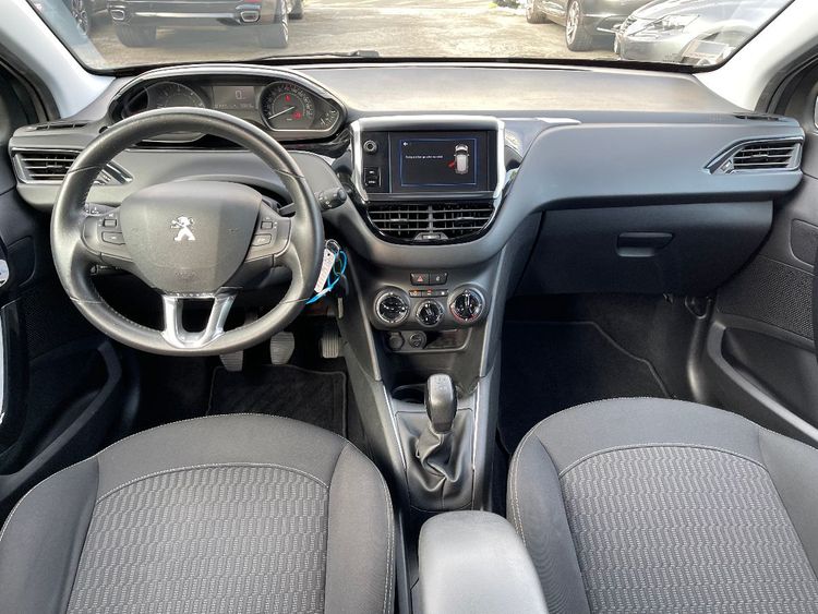 voiture occasion PEUGEOT 208 à la Réunion disponible sur noutlauto.re