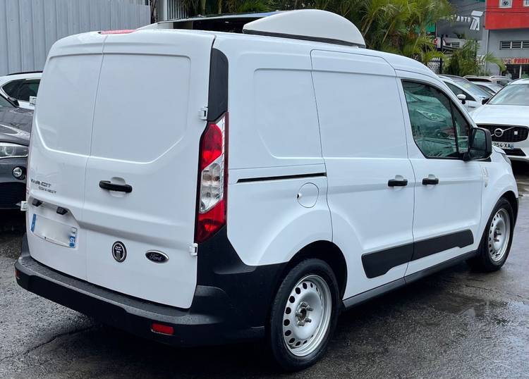 voiture occasion FORD TRANSIT CONNECT à la Réunion disponible sur noutlauto.re